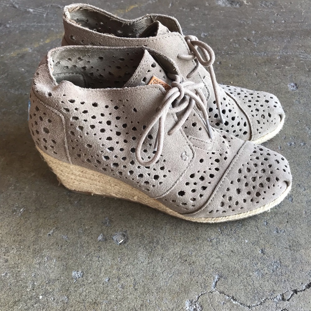 Toms (limited edition) suede booties